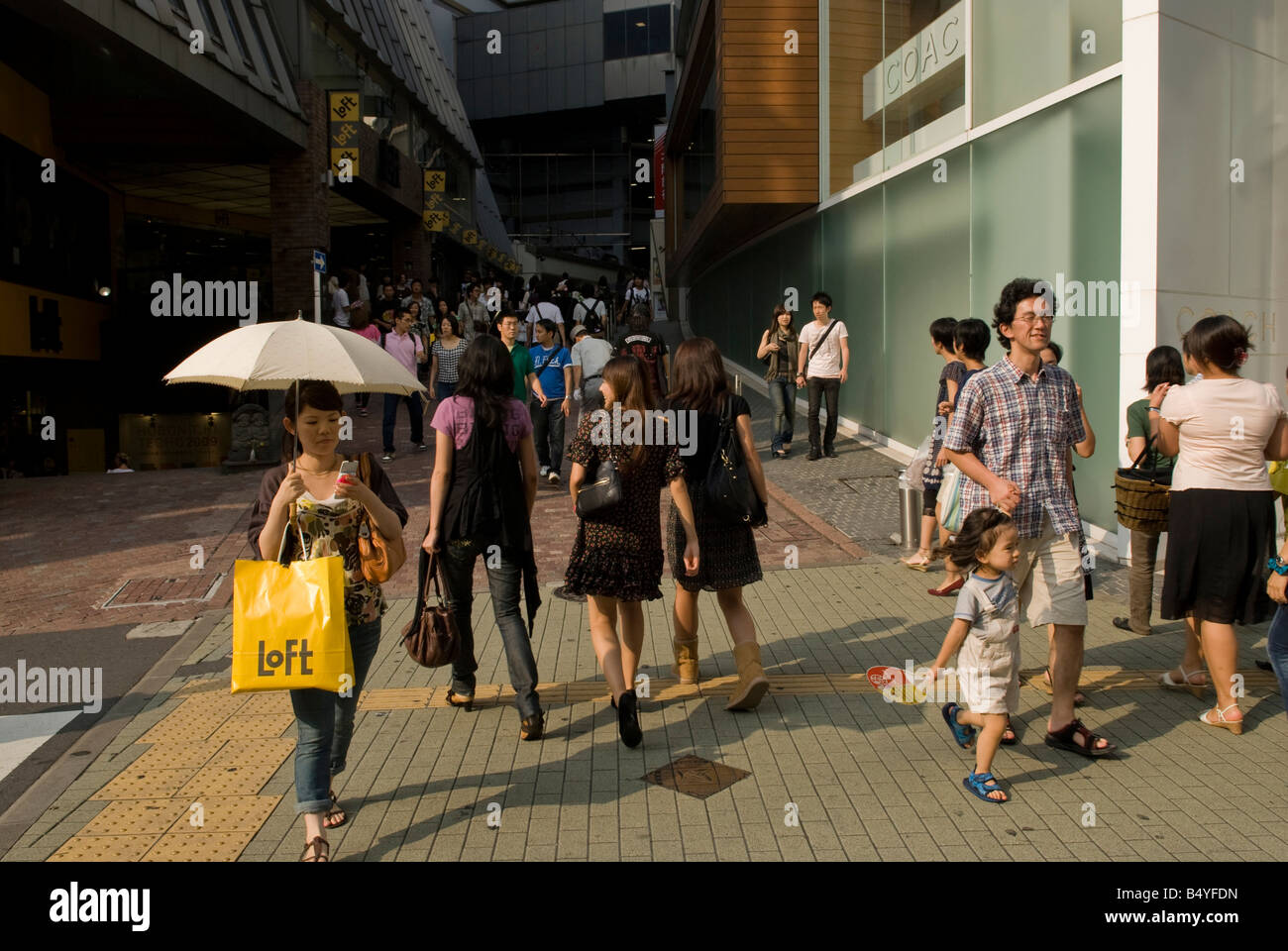 Le quartier commerçant de Shibuya, Tokyo, Japon. Banque D'Images