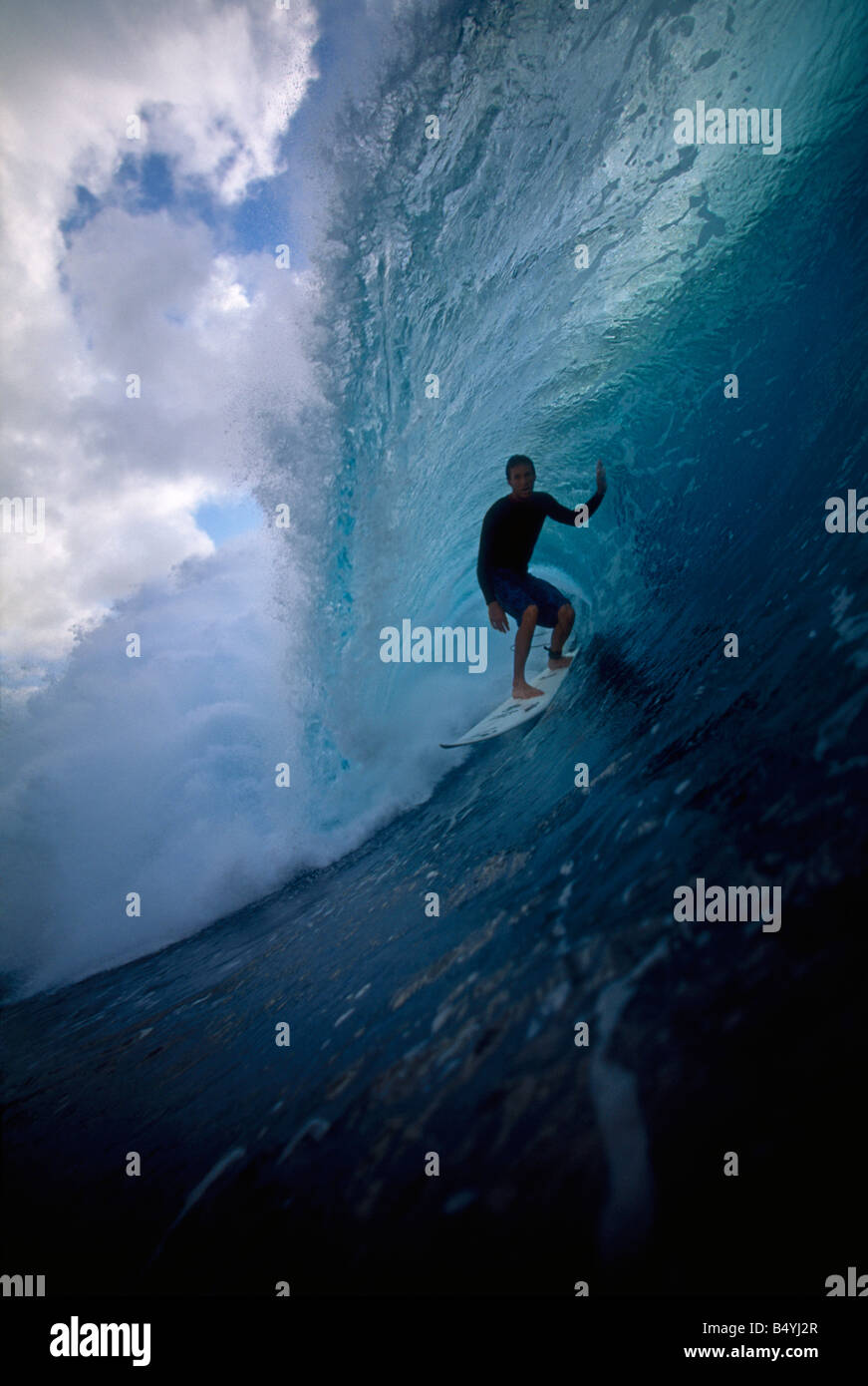 Se branche à Oahu Hawaii Pipeline Banque D'Images Se branche à Oahu Hawaii Pipeline Banque D'Images