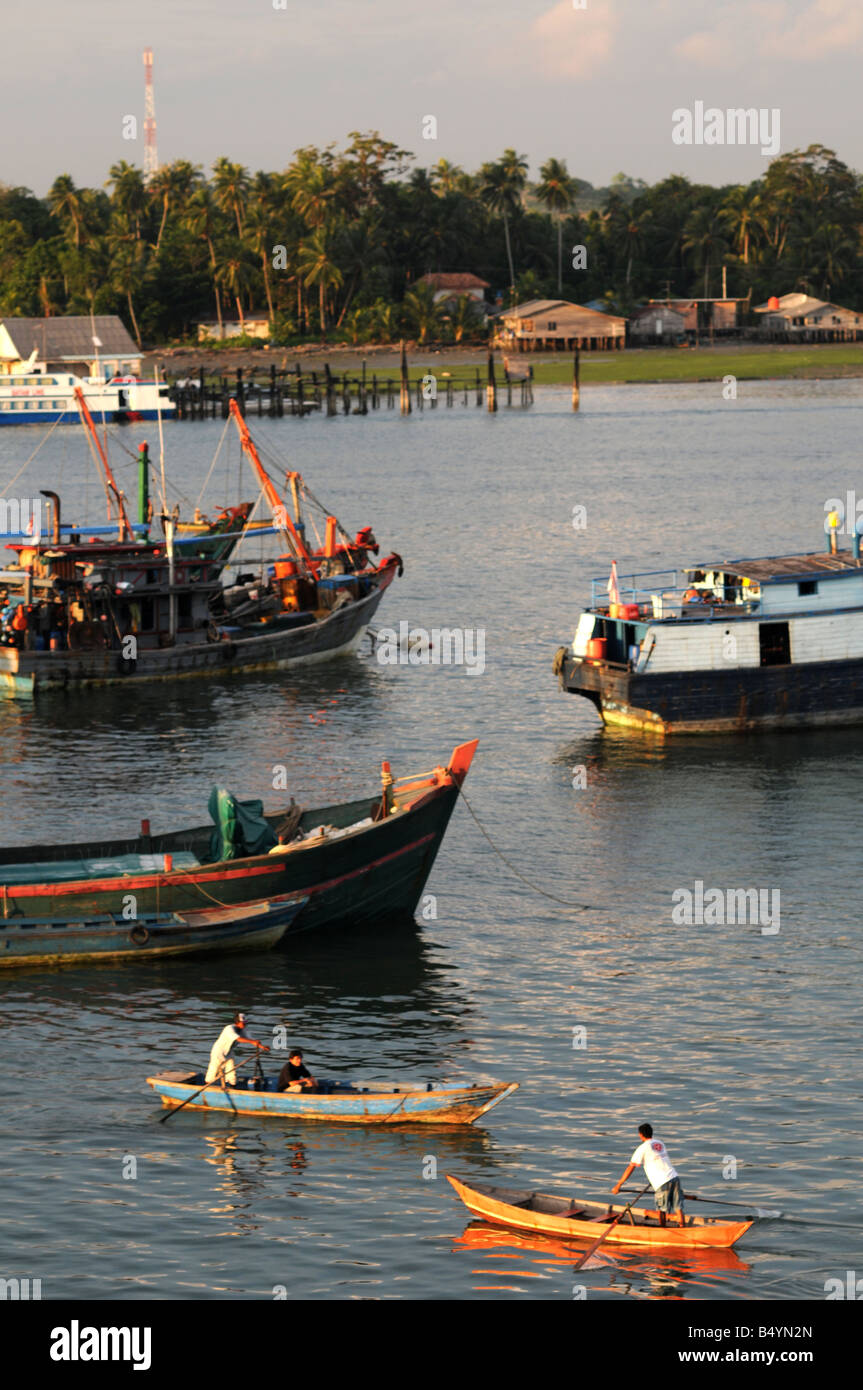 Scène de port Tanjung Pinang pulau bintan indonésie riau Banque D'Images