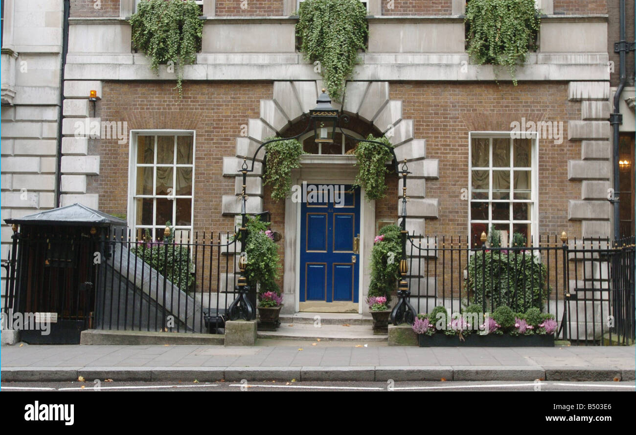 Annabel s night club 44 Berkeley Square Mayfair Londres W1 Le bâtiment principal est la porte bleue Claremont Club Octobre 2005 2000s Banque D'Images