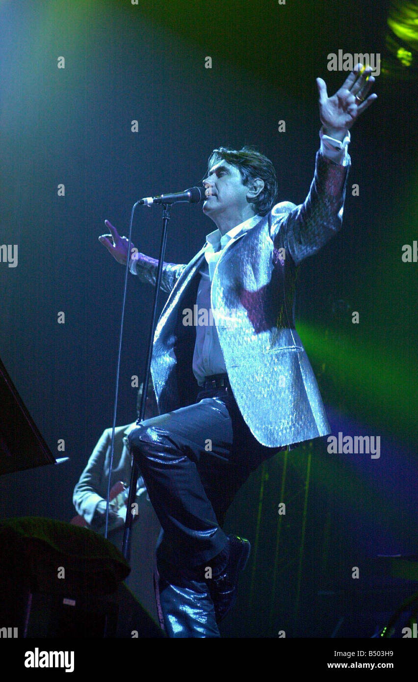 Avec le chanteur Bryan Ferry de Roxy Music Band Juin 2001 commencer leur tournée mondiale à Glasgow Banque D'Images