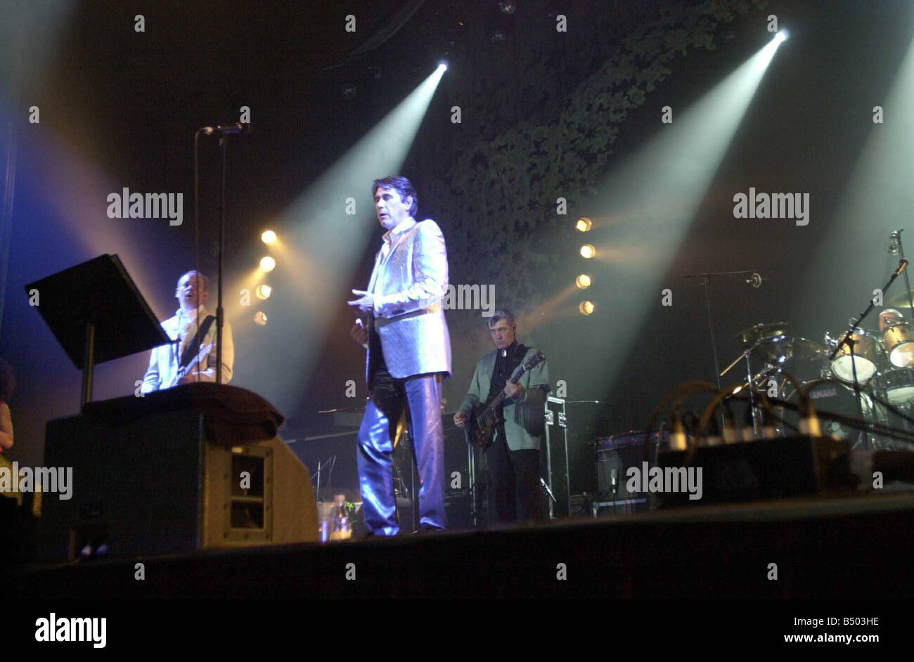 Avec le chanteur Bryan Ferry de Roxy Music Band Juin 2001 commencer leur tournée mondiale à Glasgow Banque D'Images