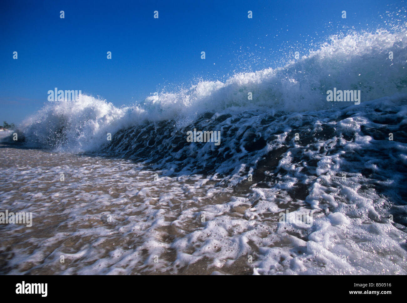 Queens shore break Lane beach à Palm Beach en Floride Banque D'Images Queens shore break Lane beach à Palm Beach en Floride Banque D'Images