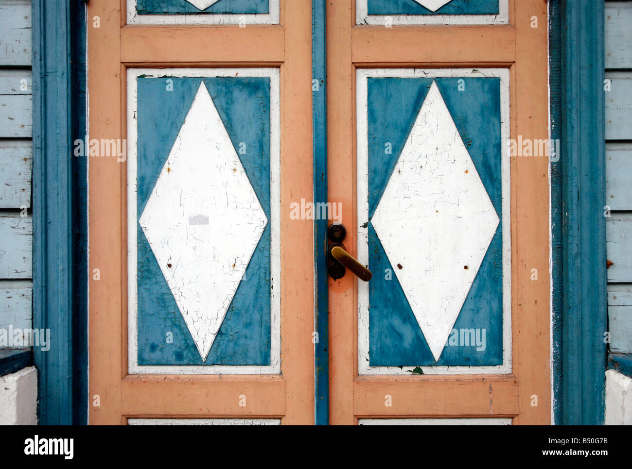 En vert et jaune porte avant, Estonie Banque D'Images