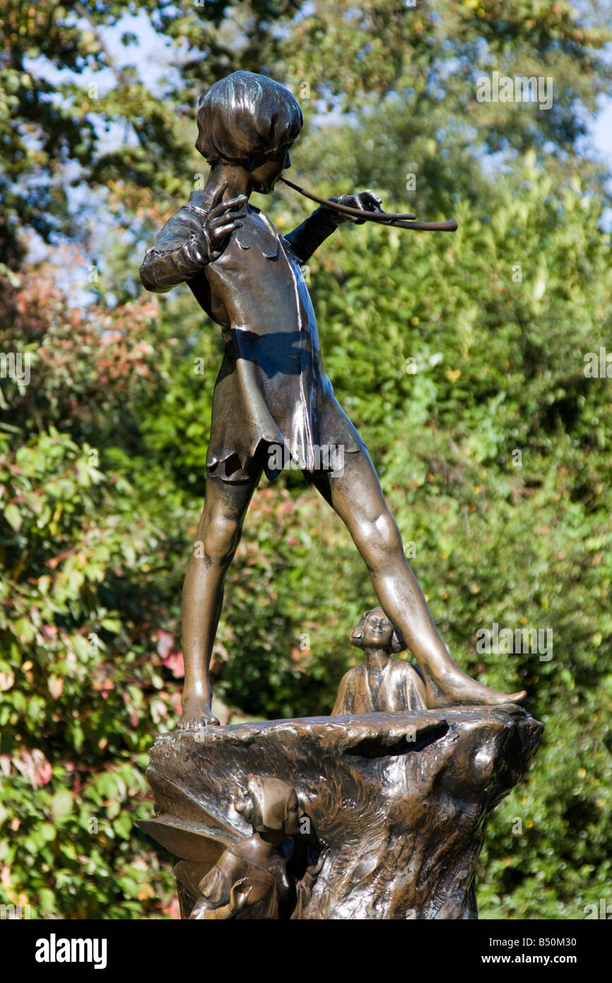 Peter pan statue des jardins de Kensington le parc royal London England uk go Banque D'Images