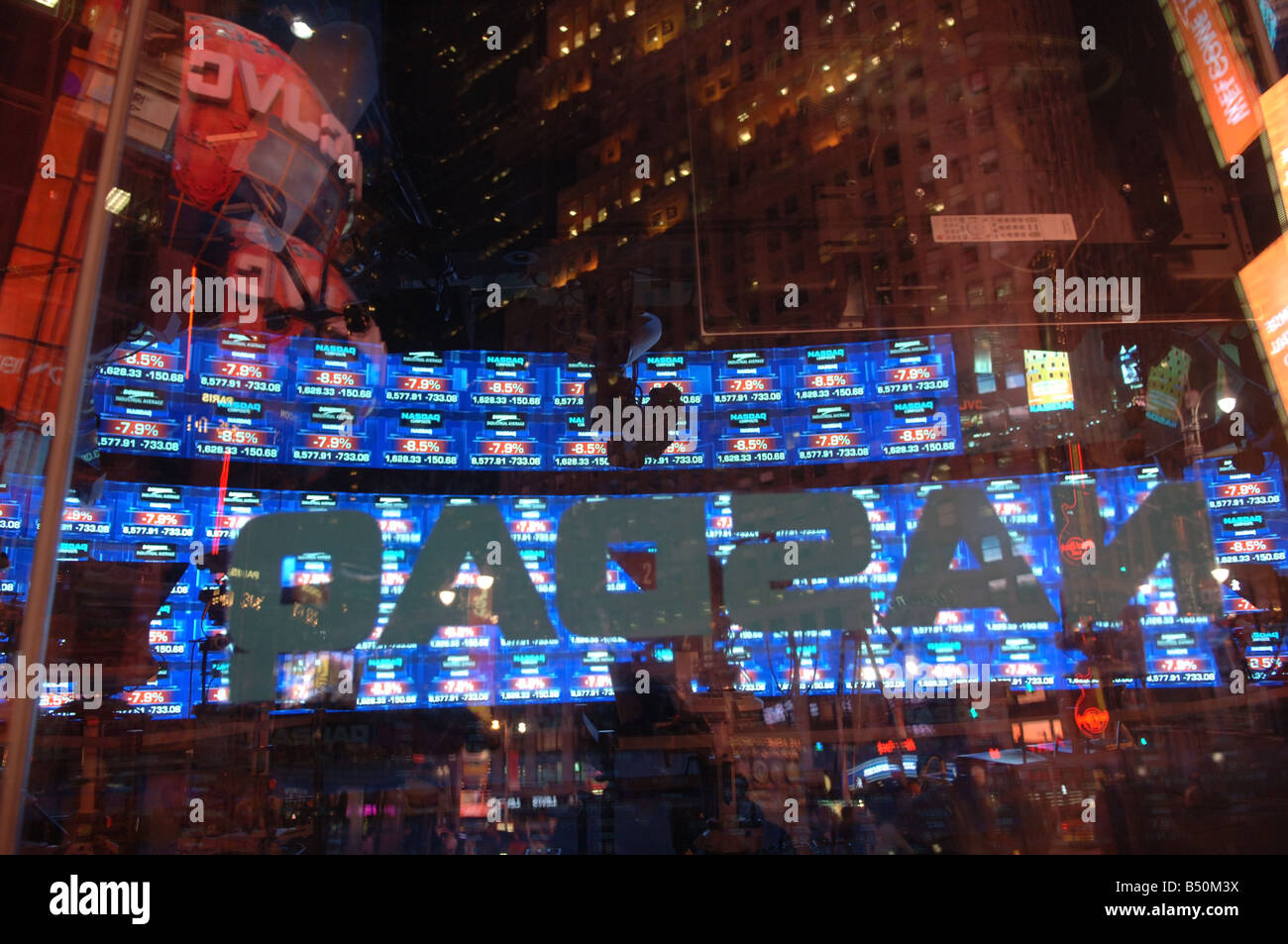 Le marché Nasdaq à Times Square Banque D'Images Le marché Nasdaq à Times Square Banque D'Images