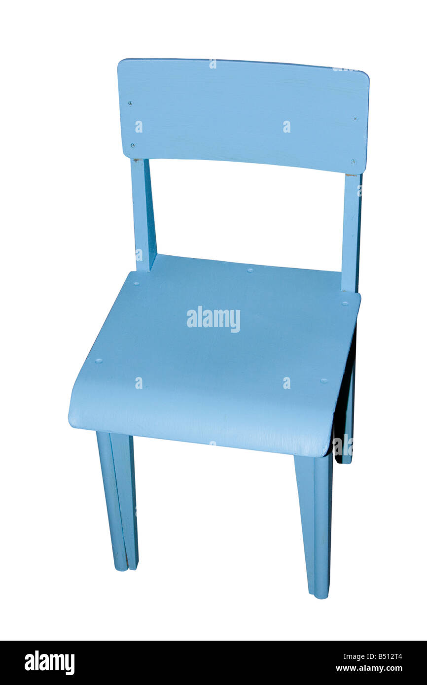 Chaise bleu simple isolé sur blanc. Banque D'Images