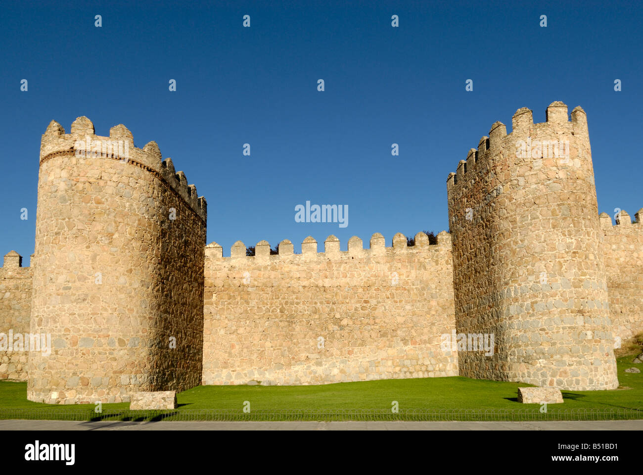 Les murs fortifiés de la ville médiévale d'Avila, Espagne Banque D'Images