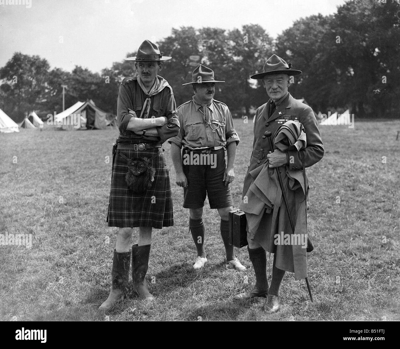 Sir Robert Baden Powell droit vu ici à la Wembley Jamboree Scout avec des maîtres du scoutisme vers juin 1924 Banque D'Images