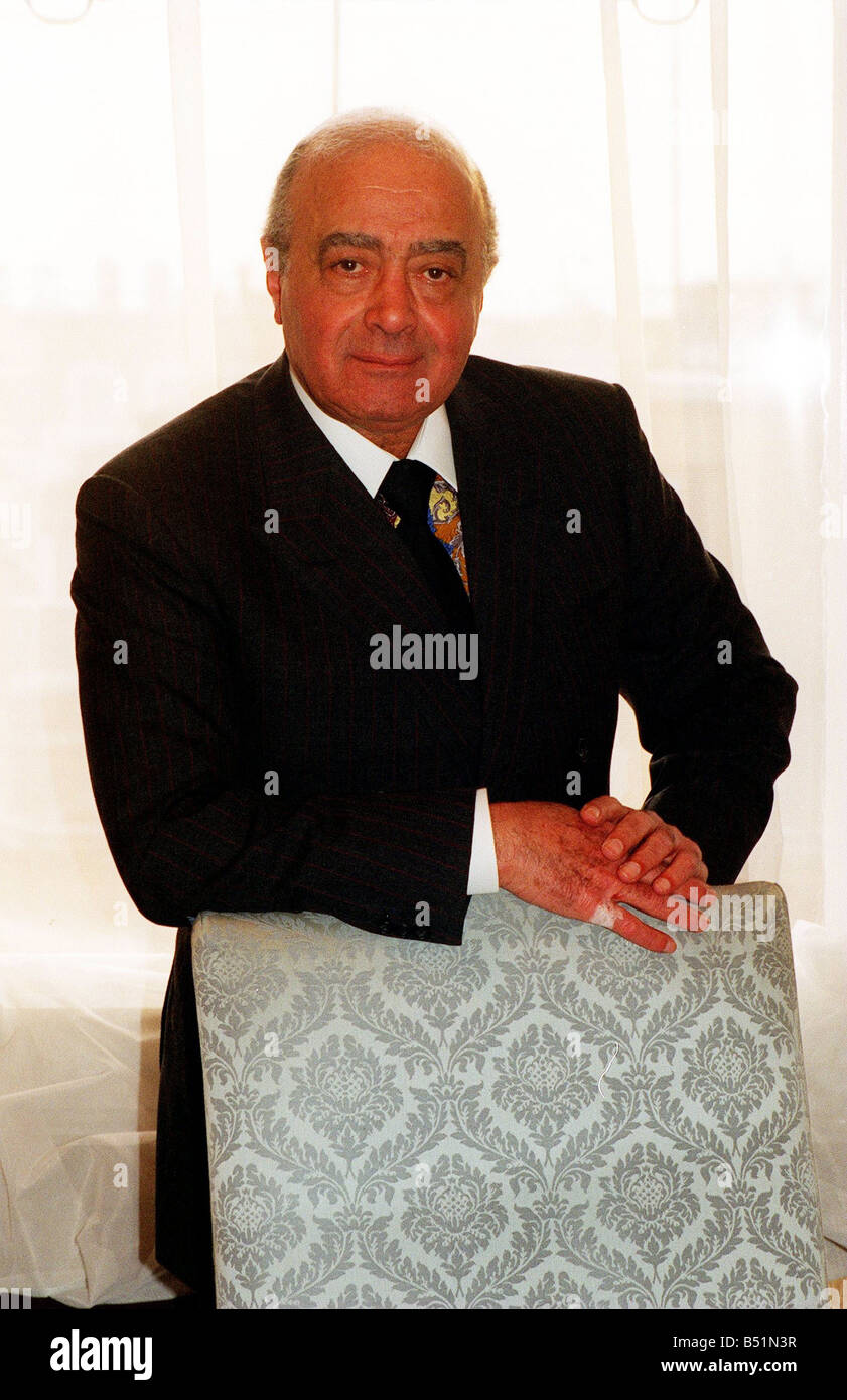 Mohamed Al Fayed dans son bureau Harrods Février 1998 Banque D'Images