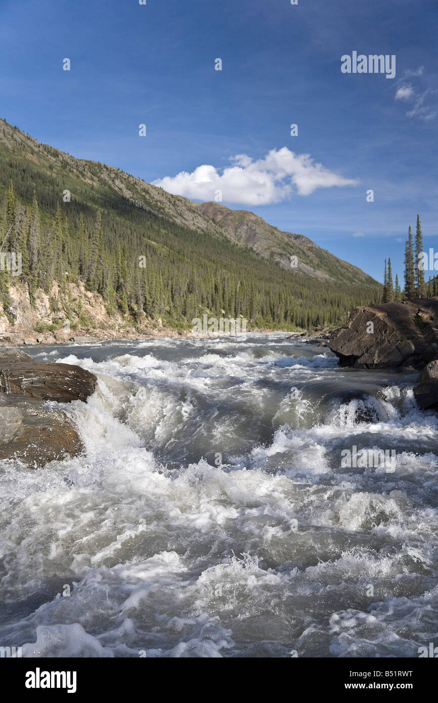 Les rapides, Rivière Bonnet Plume, Yukon, Canada Photo Stock - Alamy