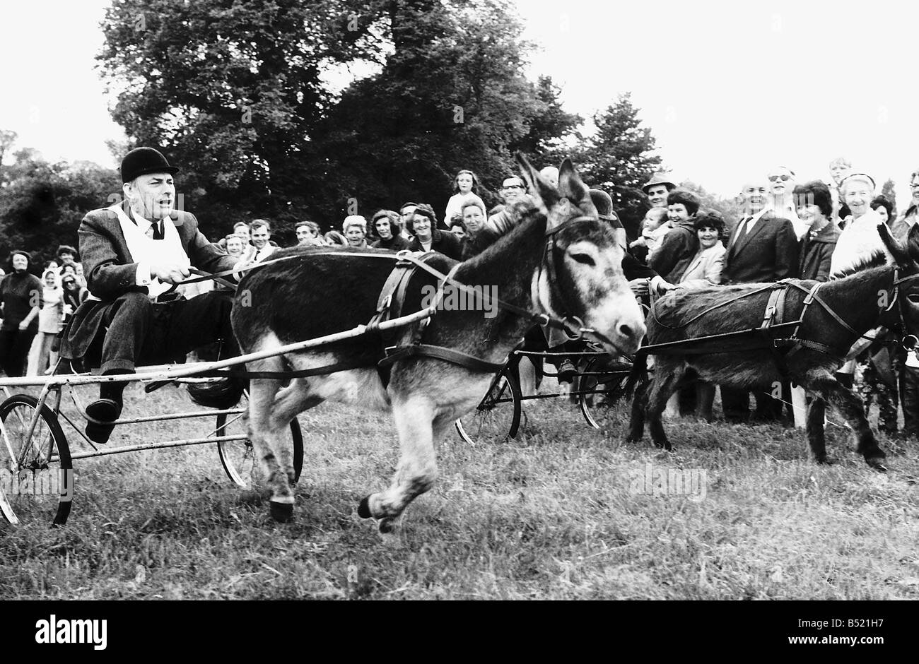 Le député conservateur Enoch Powell 1971 course piège Banque D'Images