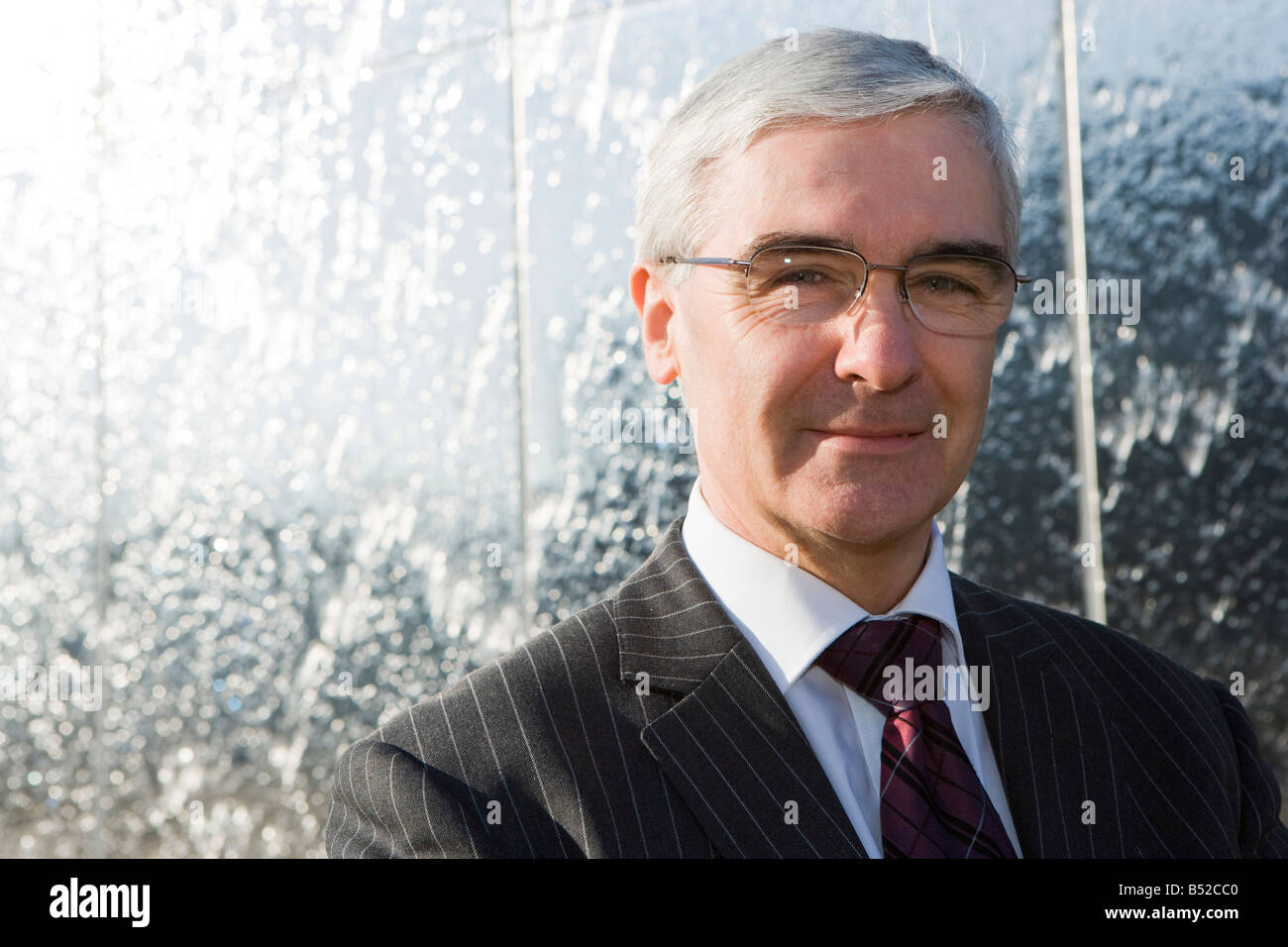Martin Sykes, directeur exécutif de commerce de gouvernement. La baie de Cardiff. Banque D'Images