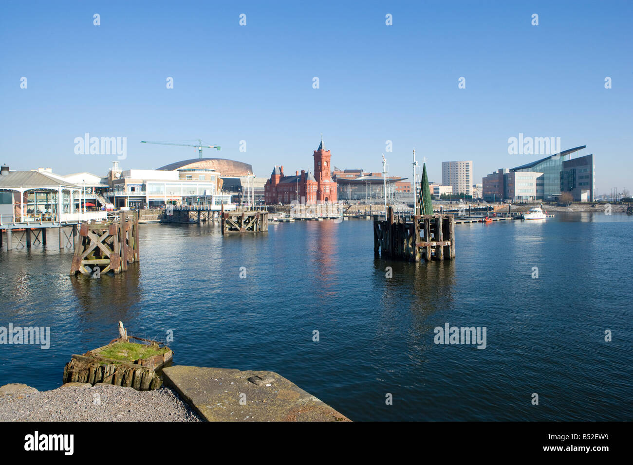 Les bâtiments à front de la baie de Cardiff, Pays de Galles. Banque D'Images