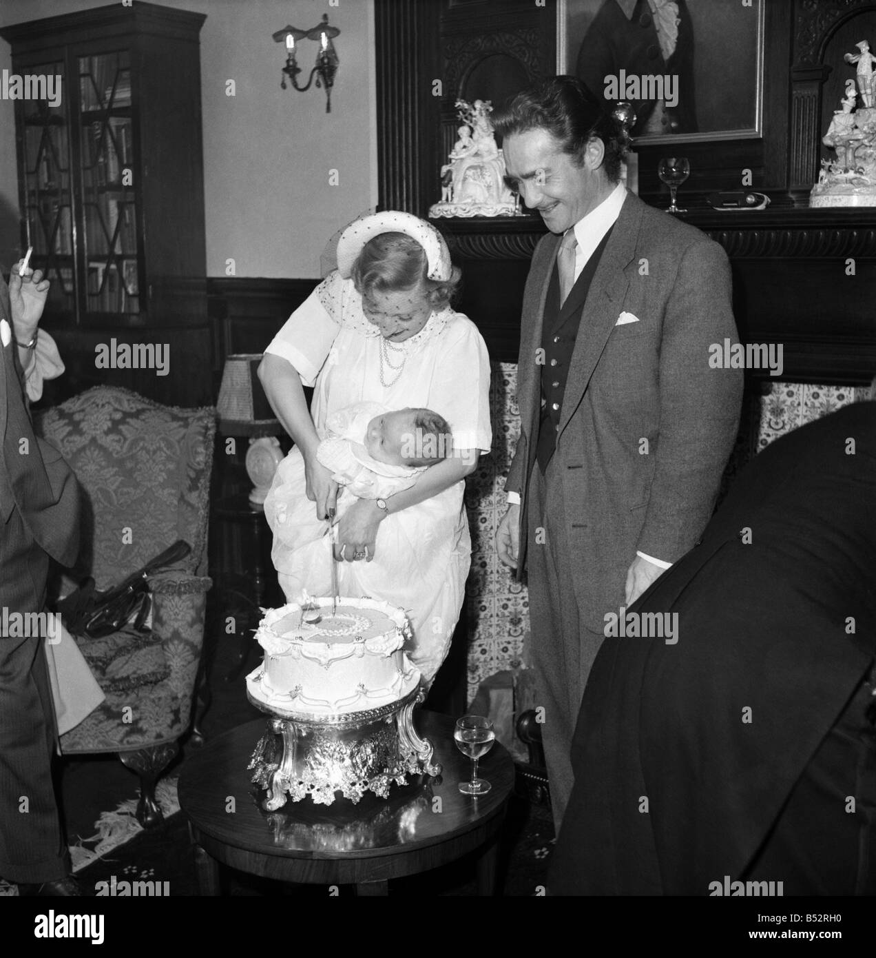 L'acteur Richard Todd avec son épouse et Peter. &# 13 ;&# 10;Septembre 1952 &# 13 ;&# 10;C4627&# 13 ;&# 10 ; Banque D'Images