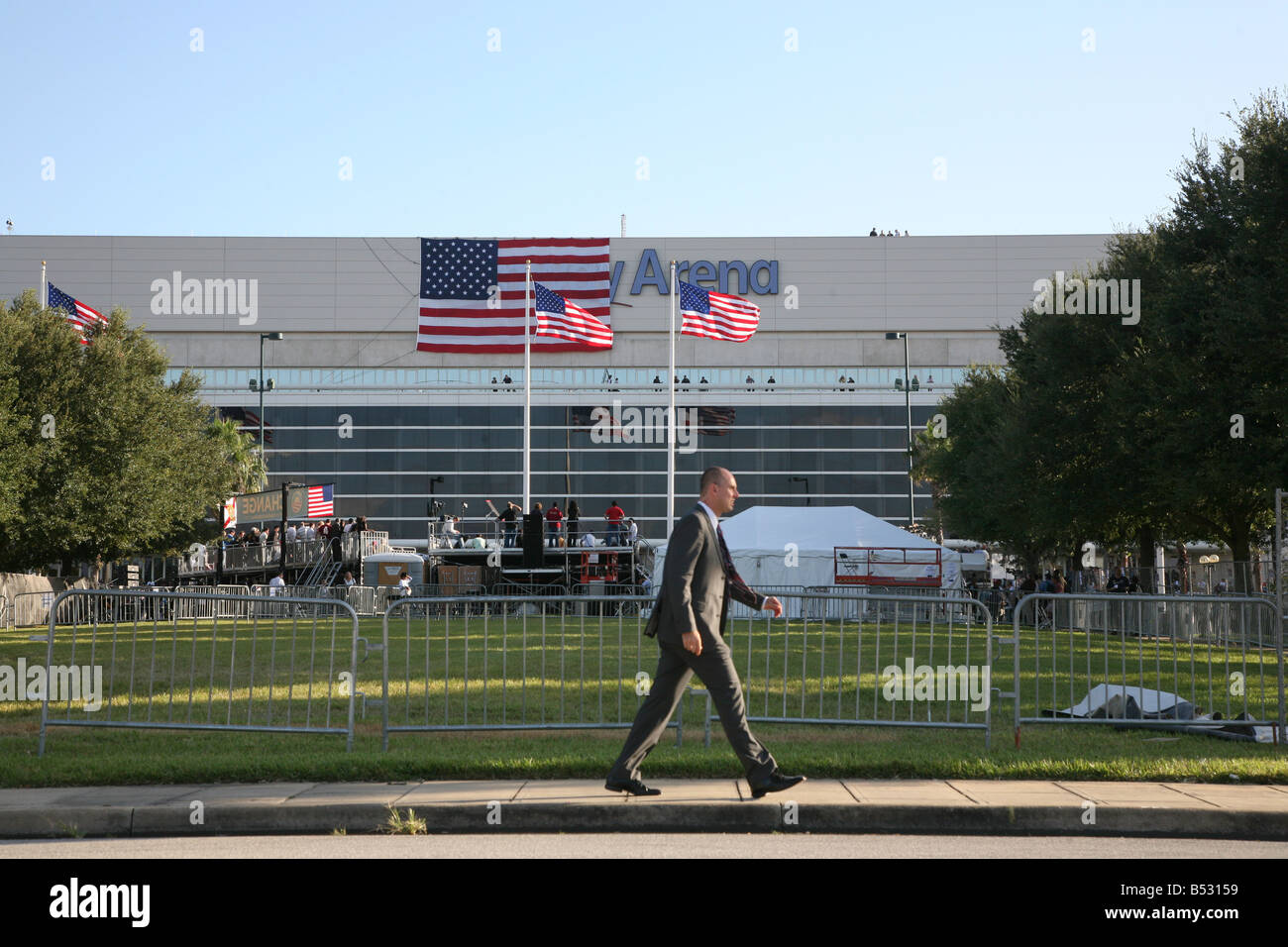 Service secret extérieur de la Amway Arena avant le début du vote démocratique Clinton Obama pour changer rally in Orlando FL Banque D'Images