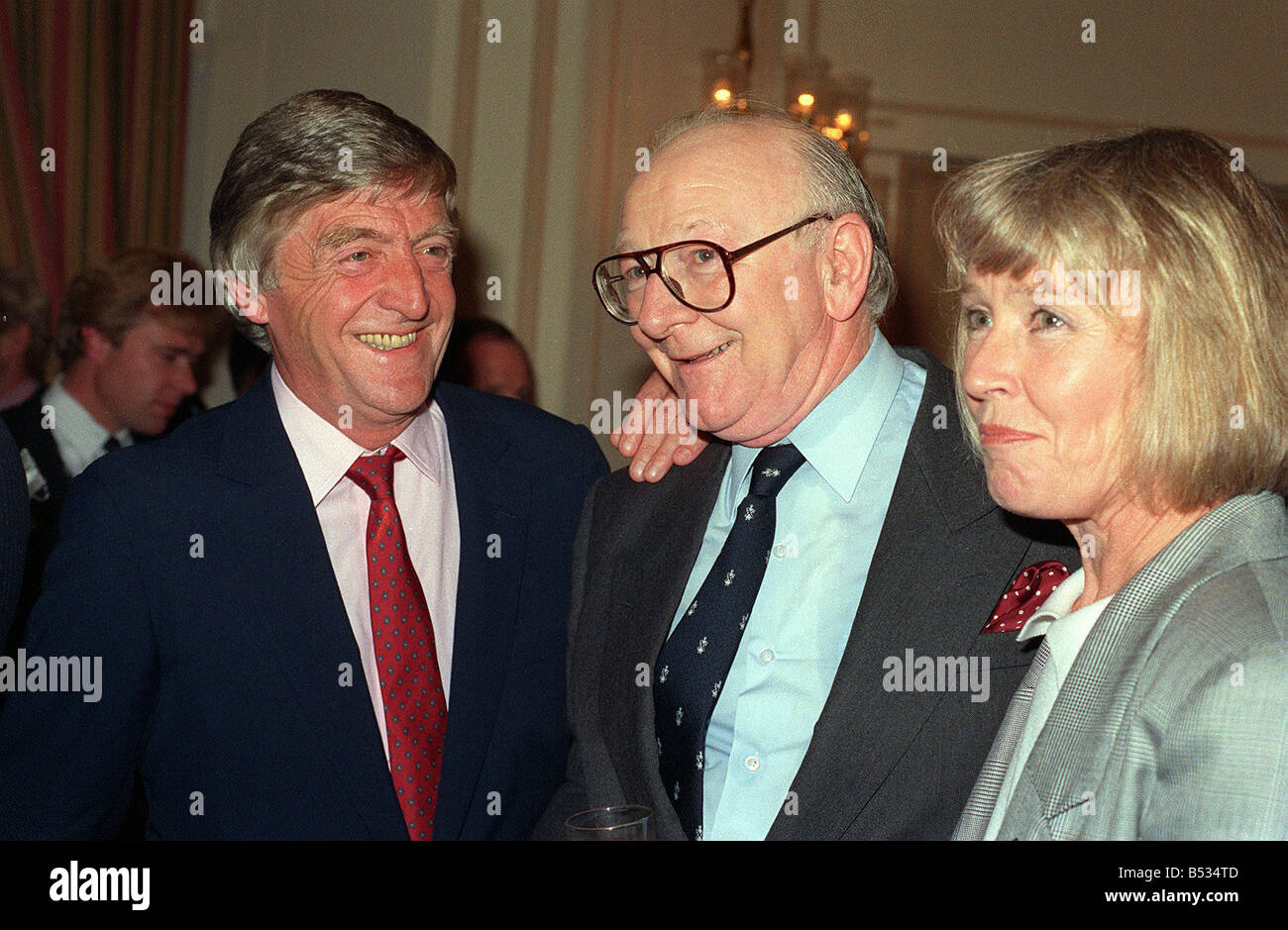 BBC patron Billy Cotton avec Michael et Mary au Parkinson Déjeuner d'adieu pour Billy pdgu Banque D'Images