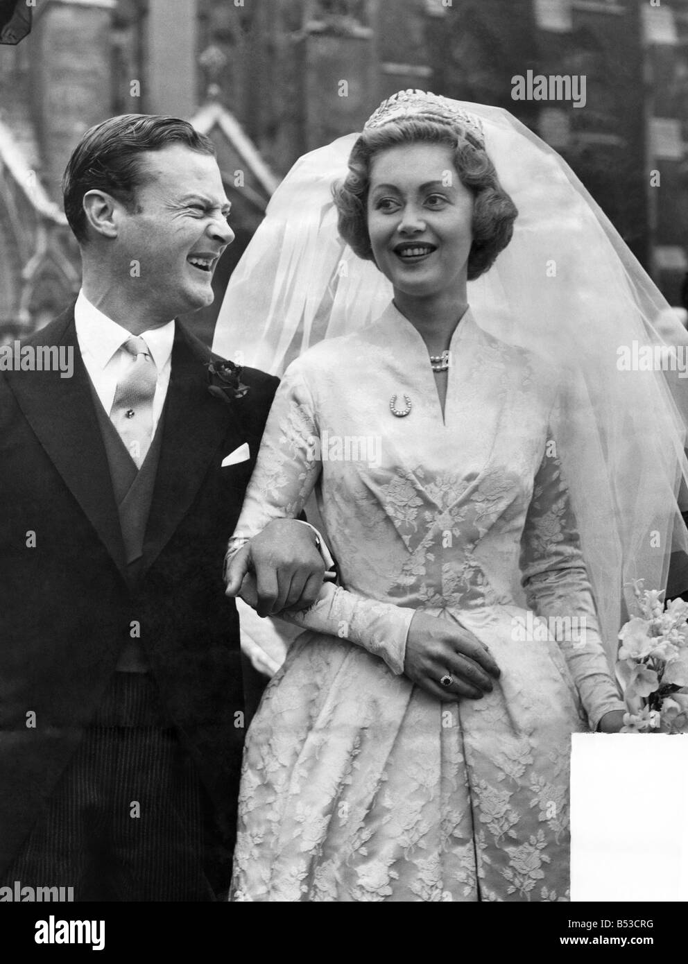 Mariage de Pâques à St Margaret's Westminster de Miss Judy Nelson et Lord Bathurst le Seigneur d'honneur de la Reine. Mars 1959 Banque D'Images