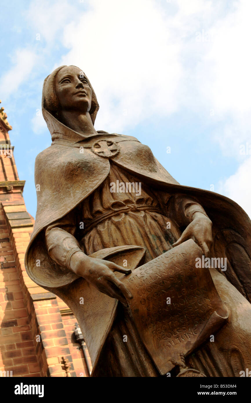 Une statue de bronze par Sir Charles Wheeler de Lady Red House, le fondateur de Wolverhampton, West Midlands, Royaume-Uni Banque D'Images