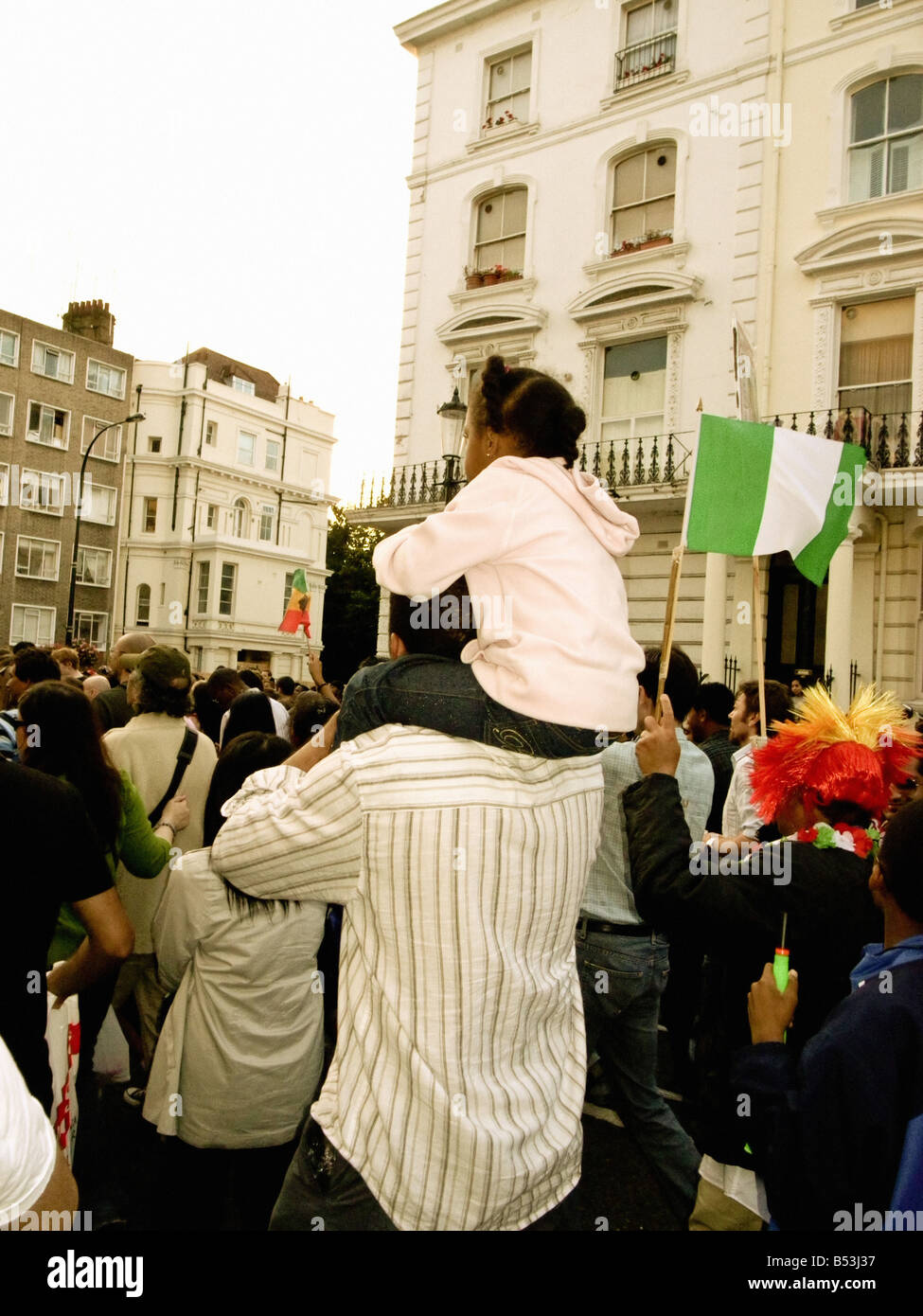 Les foules à la procession au carnaval de Notting Hill, Londres Banque D'Images