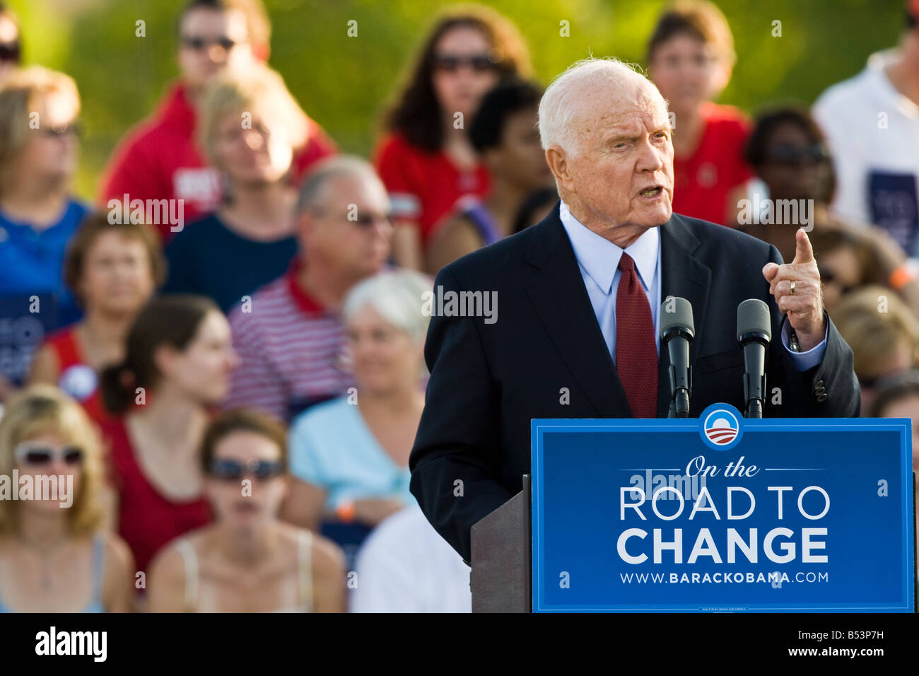 John Glenn parle à un rassemblement pour Barack Obama et Joe Biden Banque D'Images