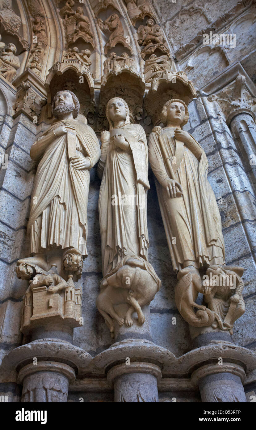 Des statues de Jésus fils de Sirach, Judith, et Joseph, porche nord de la cathédrale de Chartres Eure et Loir France Banque D'Images