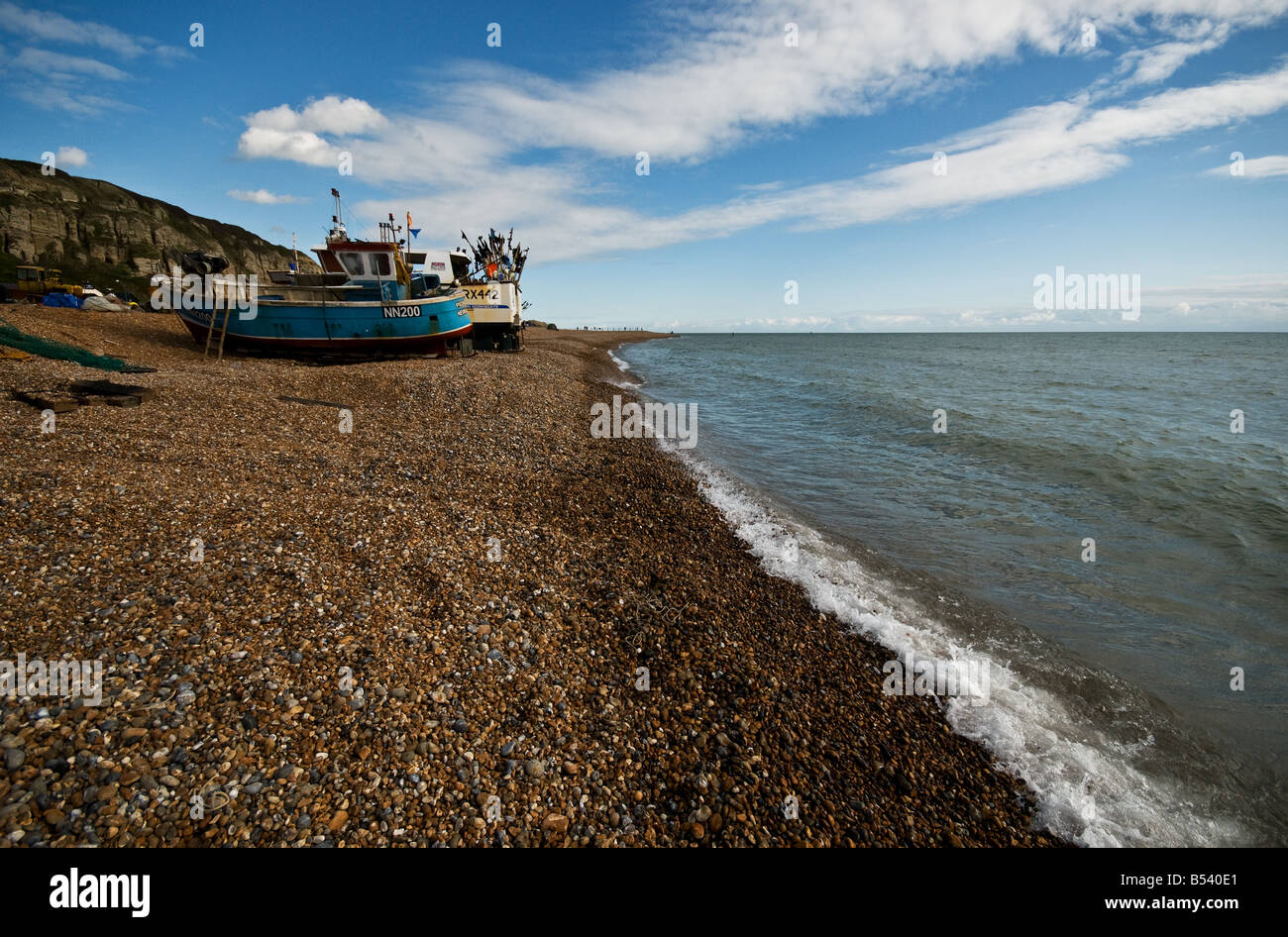 Bateaux de pêche sur le stade à Hastings dans le Sussex. Banque D'Images