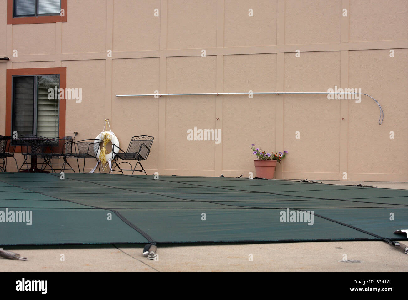 Une couverture de piscine à la fin de l'automne dans le Missouri Banque D'Images