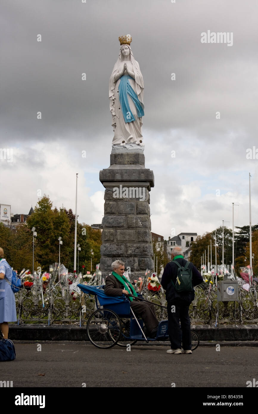 Statue - Lourdes, dans le sud de la France Banque D'Images