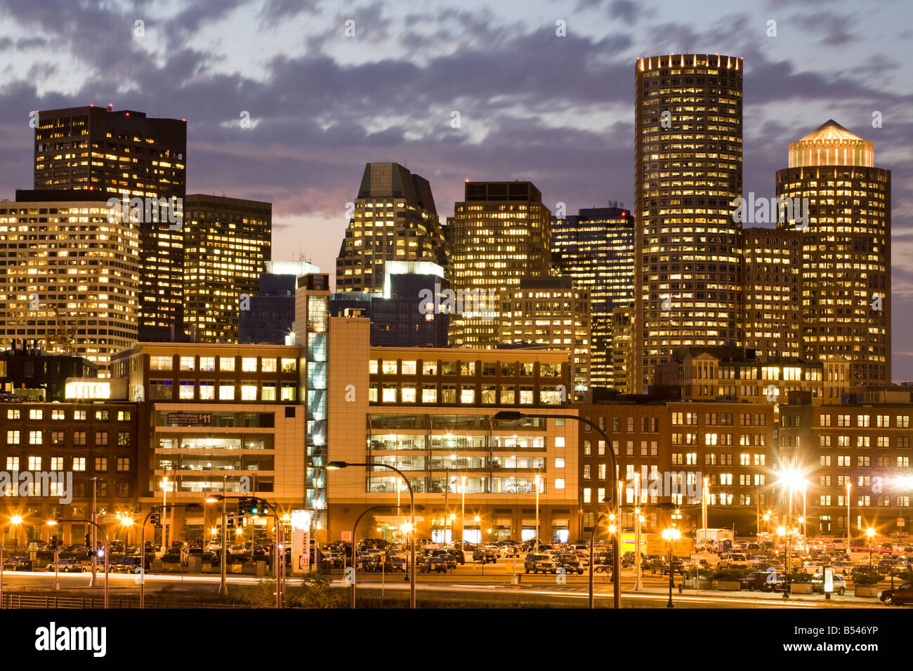 La tombée de la skyline financial district Boston Massachusetts Banque D'Images