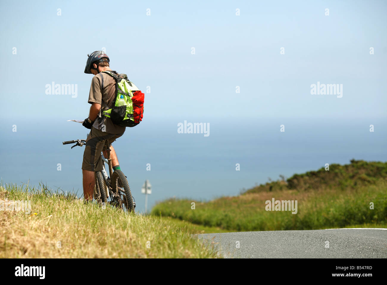 Contrôle de la carte Vélo de montagne Banque D'Images