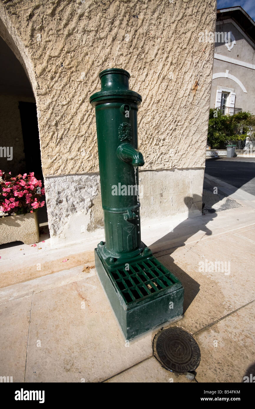 Pompe à eau dans le Gers, France Banque D'Images