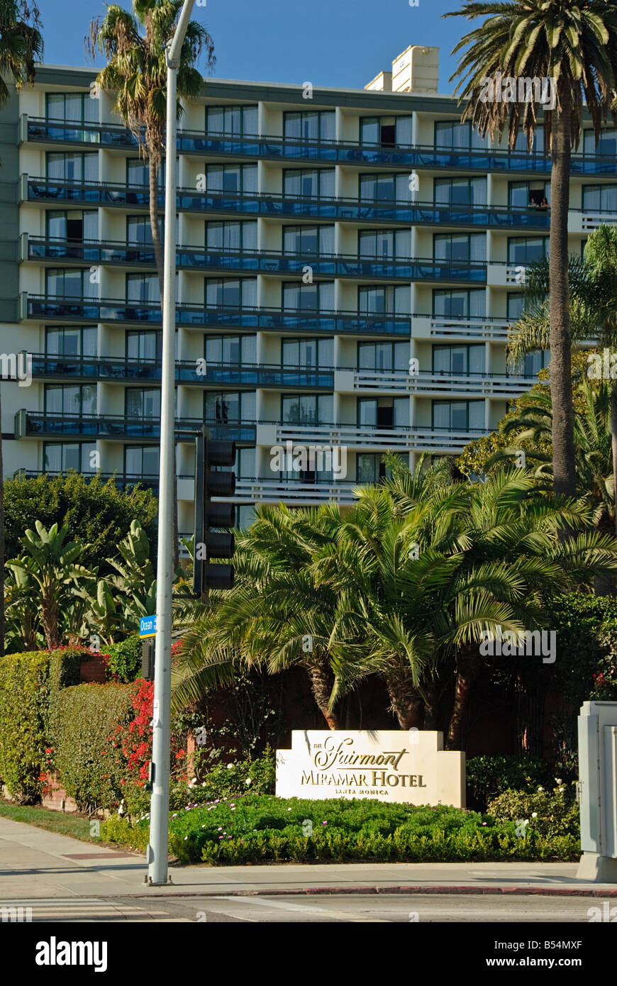 Ocean Avenue Santa Monica Beach CA, Fairmont Miramar offre une vue panoramique, d'élégance et confort moderne hôtel de luxe Banque D'Images