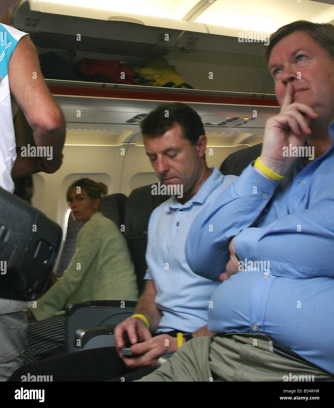 Le Mccann sur leur vol de retour au Royaume-Uni après avoir passé 4 mois au Portugal à missing fille Madeleine McCann 09 09 2007 Banque D'Images