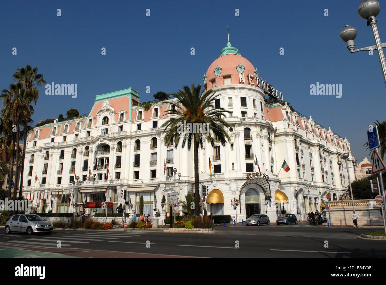 L'Hôtel Negresco sur la Promenade des Anglais à Nice Banque D'Images