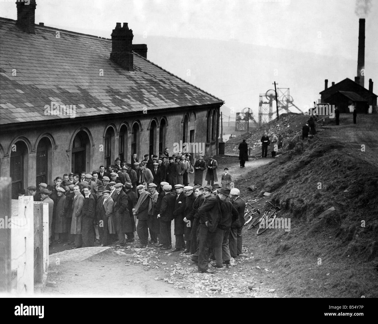 Les mineurs en grève gallois a appelé leur dernière semaine de rémunération de jours à 9 Mile Point Colliery, Monmouthshire. ;Mars 1944;P012054 Banque D'Images