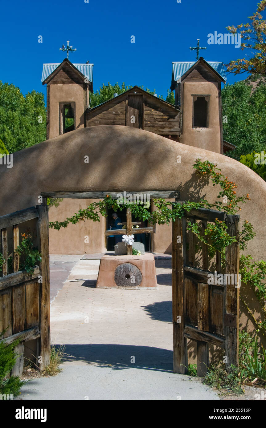 L'extérieur de l'église au Nouveau Mexique Chimayo Banque D'Images