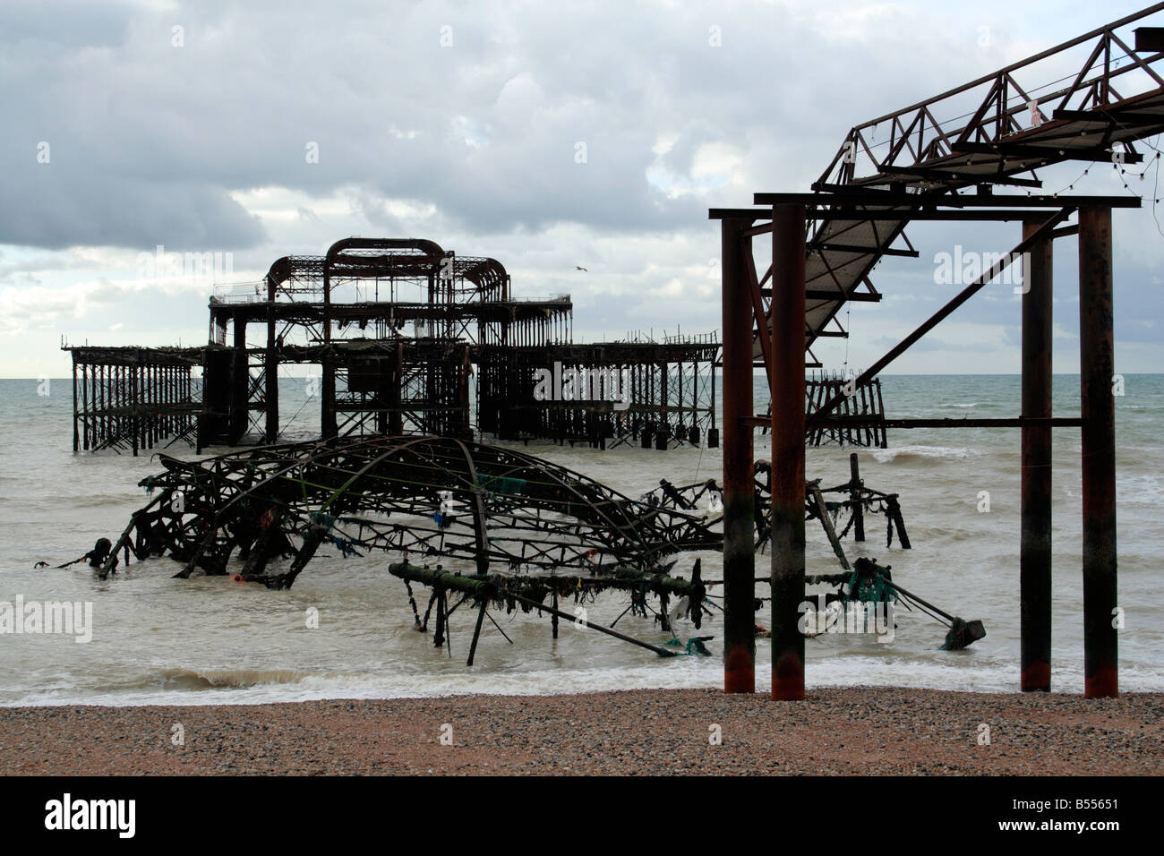Ruines de LA West Pier de Brighton SUSSEX Banque D'Images