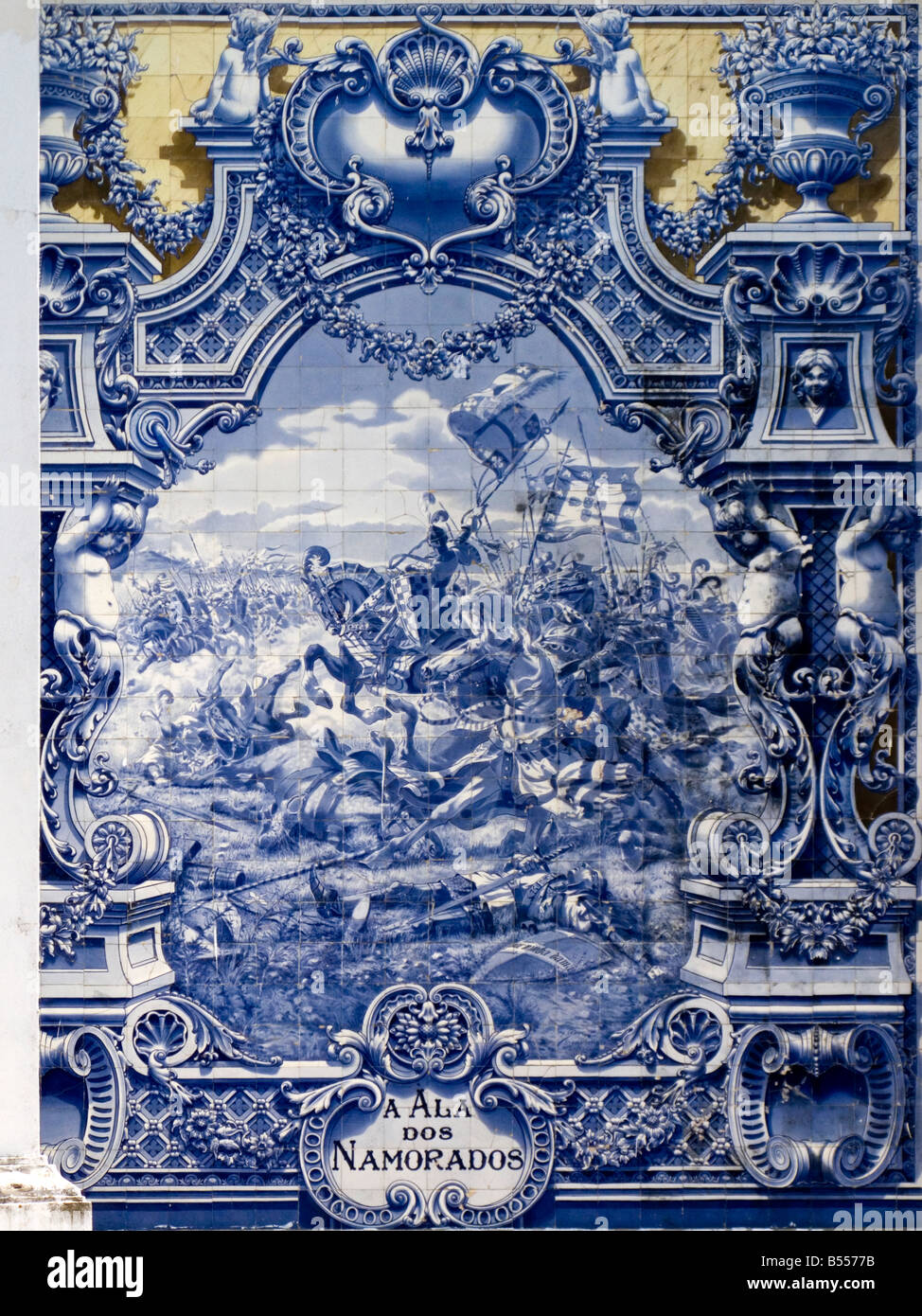 Scène de bataille azulejo carrelage par Jorge Colaco du Carlos Lopez Pavilion dans parc Edouard VII, Lisbonne, Portugal Banque D'Images