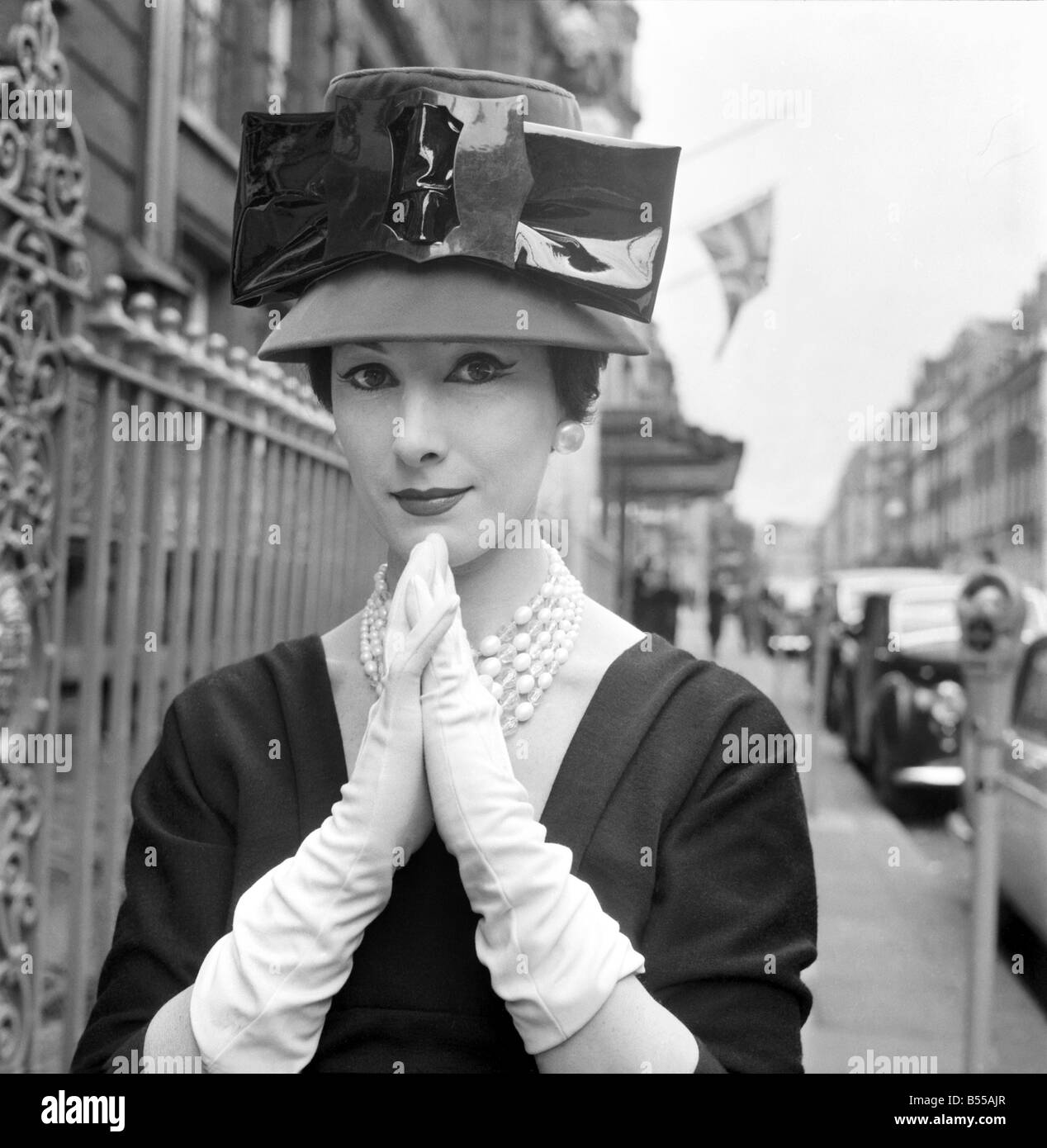 1960 Hat Mode. Juin 1960 M4406-006 Banque D'Images