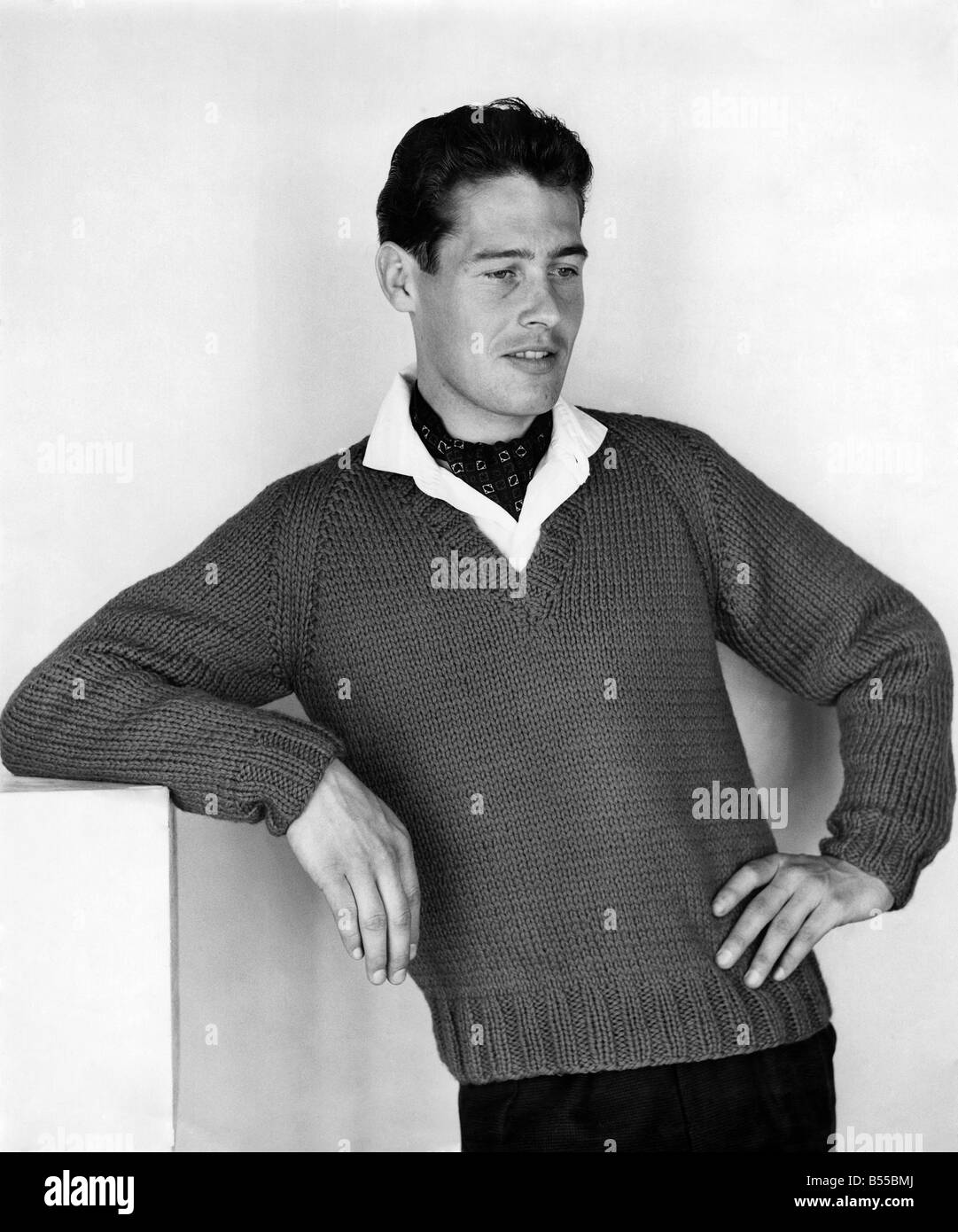 Mode : vêtements hommes pulls. Août 1959 P013236 Photo Stock - Alamy