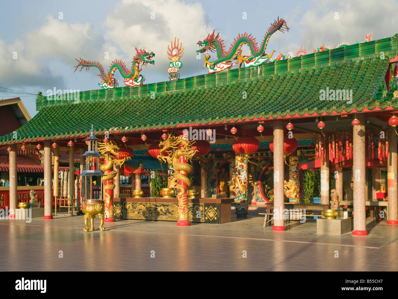 La façade d'un Tua Pek Kong temple Taoïste chinois de Miri Sarawak Malaisie Banque D'Images