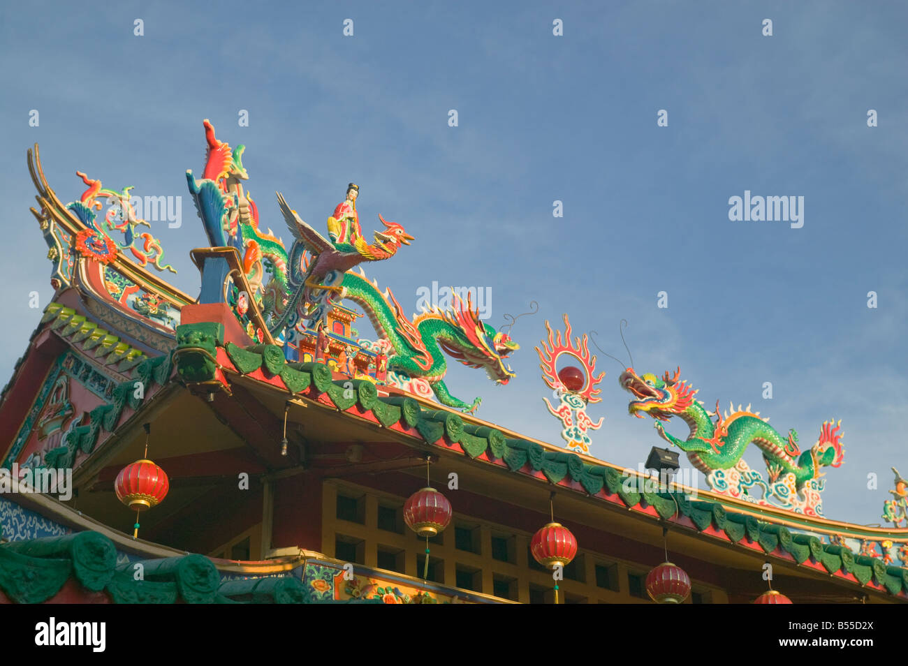 Décoration sur le toit d'un Tua Pek Kong temple Taoïste chinois de Miri Sarawak Malaisie Banque D'Images