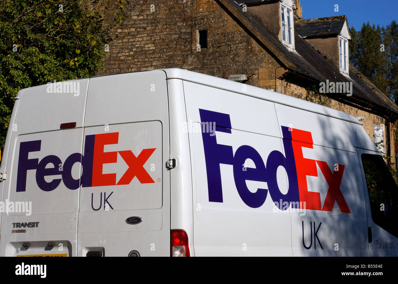 Ford Transit van blanc de FedEx, UK Banque D'Images