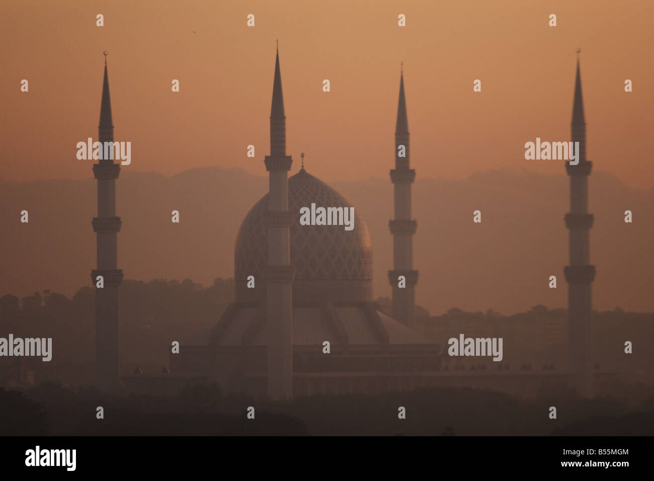 Salahudin Sultan Abdul Aziz Shah Alam situé dans la mosquée, Selangor, Malaisie. L'une des belle mosquée à Selangor Banque D'Images