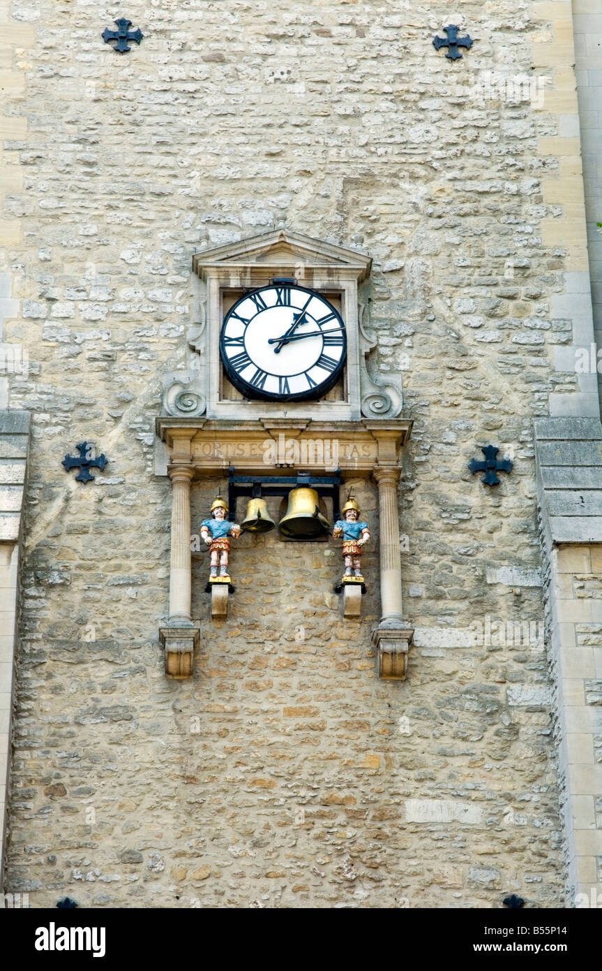 L'horloge avec quarterboys, Carfax Tower, l'église St Martin, Oxford Banque D'Images