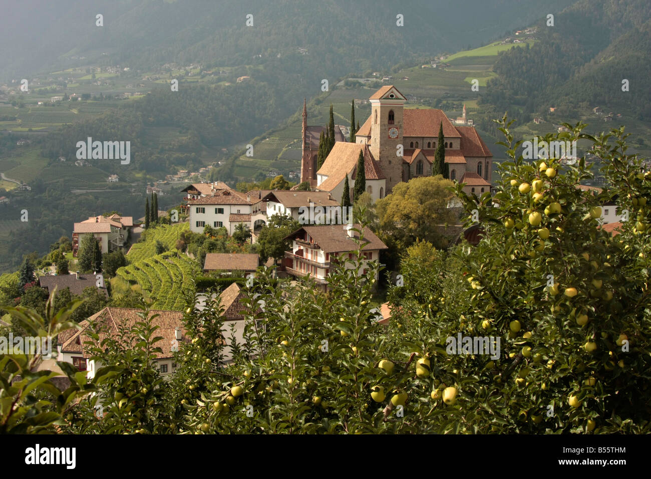 L'église et de mausolée à Schenna près de Merano Italie Tyrol du Sud Banque D'Images