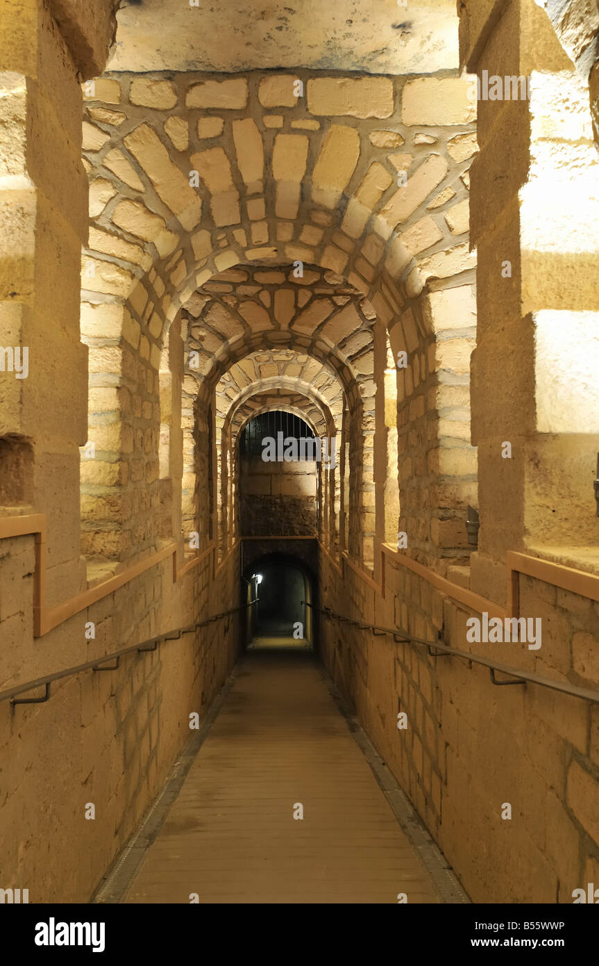 Unter den Straßen von Paris Steinbrüche Katakomben sous les rues de Paris Catacombes Carrières Banque D'Images