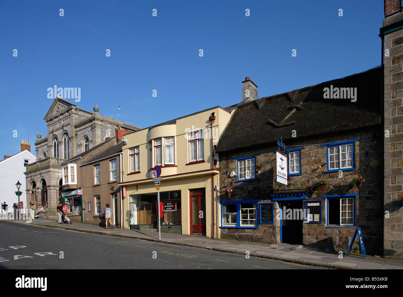 Coinagehall Helston Street Blue Anchor Inn maisons typiques Cornwall UK Banque D'Images