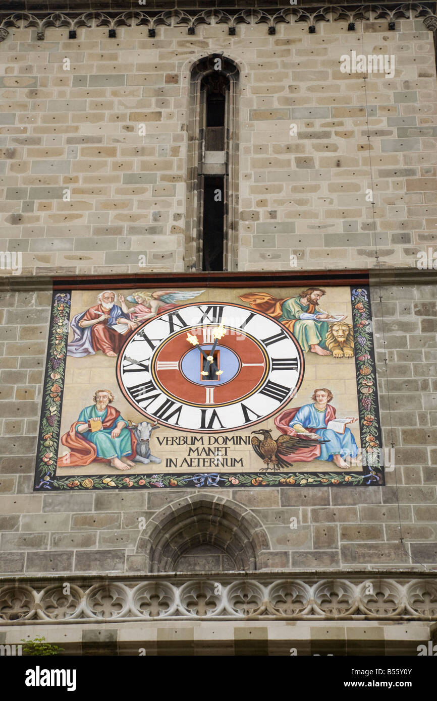 La Transylvanie de Brasov Roumanie Europe Église Luthérienne Biserica Neagră noir tour de l'horloge Banque D'Images